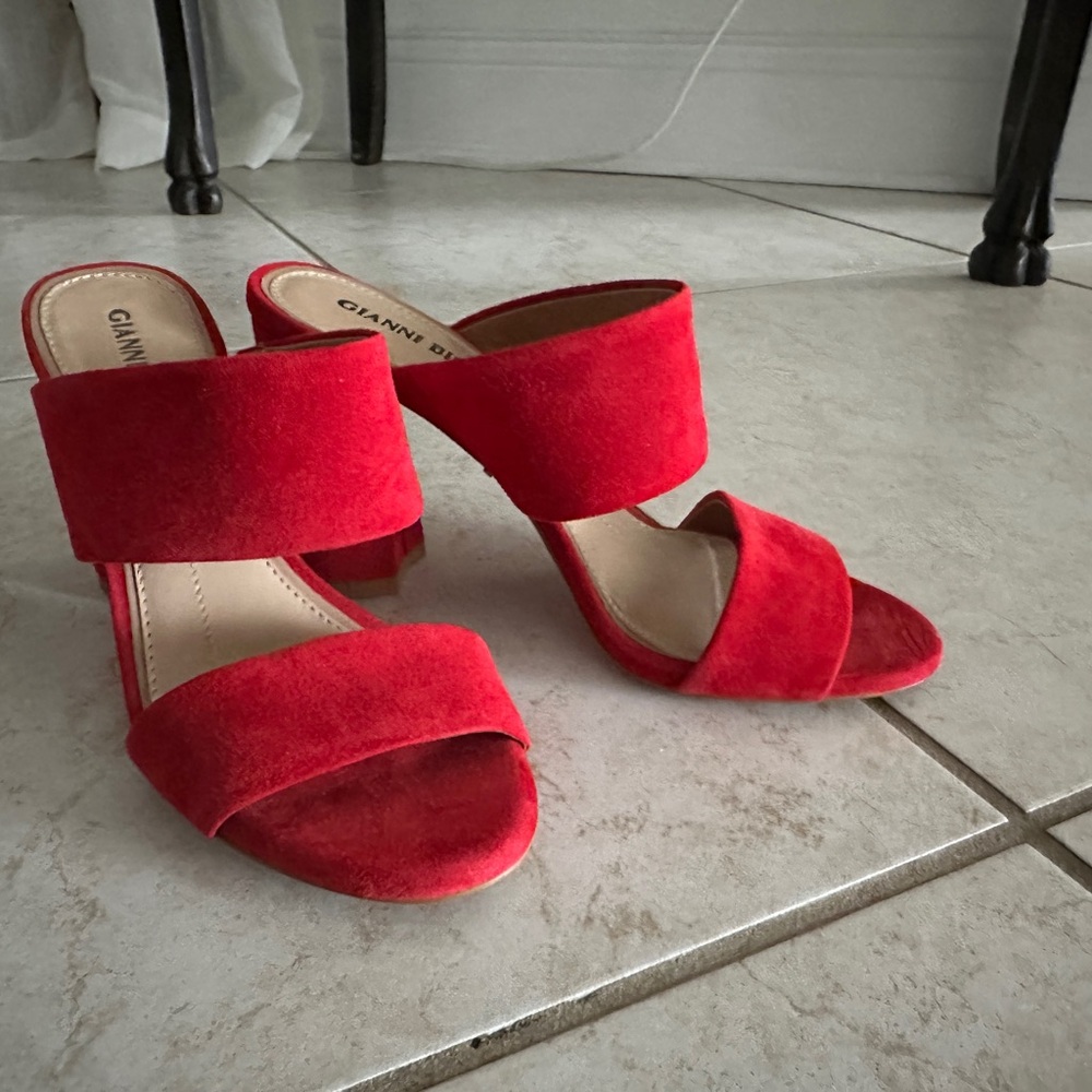 Gianni Bini Women's Red Suede Heels